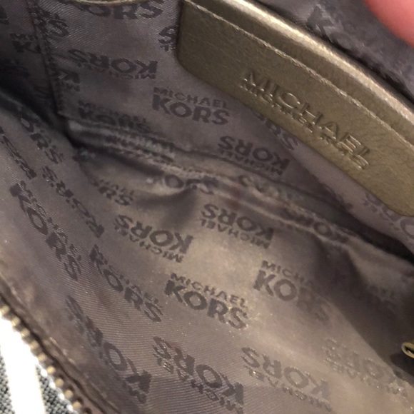 MICHAEL KORS Wristlet - Picture 5 of 7